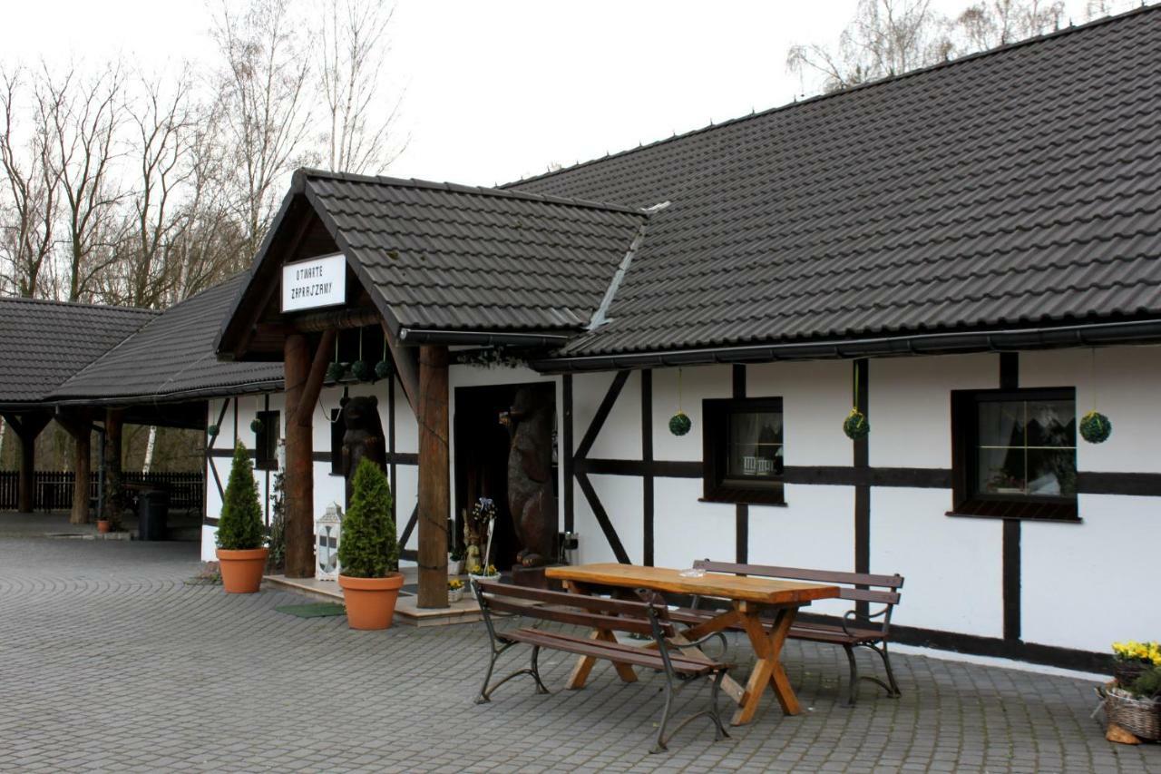 Hôtel Park Lesny 'U Kaczyny' à Rogow Extérieur photo