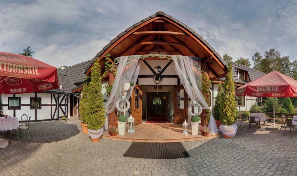 Hôtel Park Lesny 'U Kaczyny' à Rogow Extérieur photo