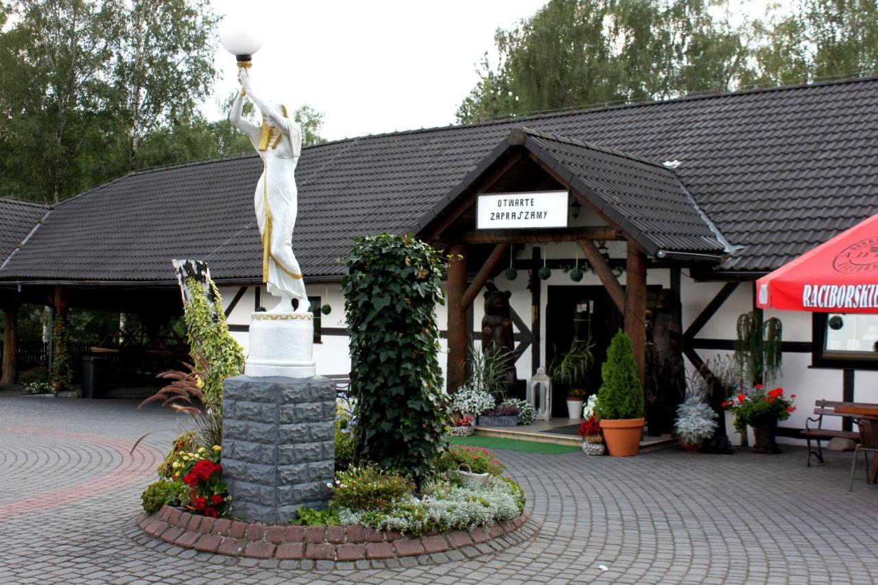 Hôtel Park Lesny 'U Kaczyny' à Rogow Extérieur photo